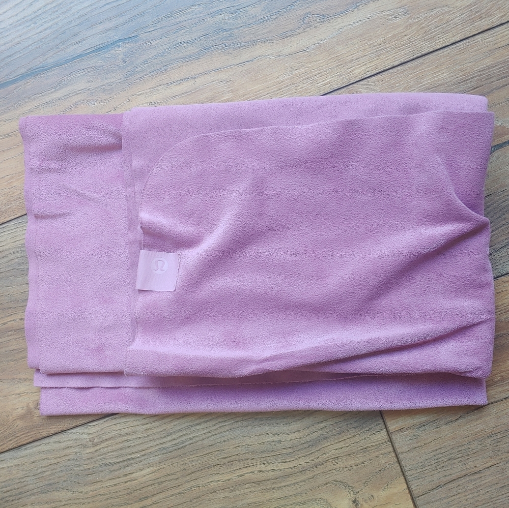 LuluLemon The Towel, Yoga Mat Towel - Berry❤️